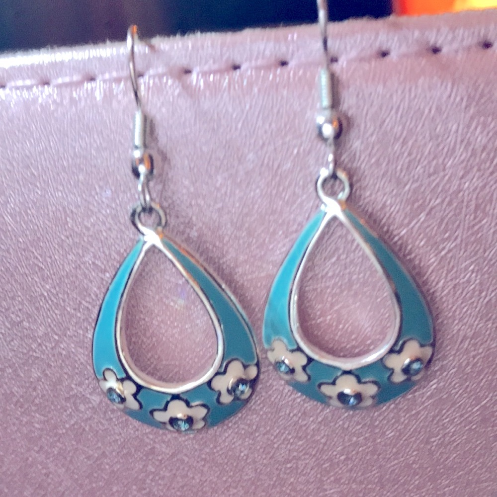 Da Vinci earrings Lovely Tear Shaped, Aqua with Blue inset crystals , white posy